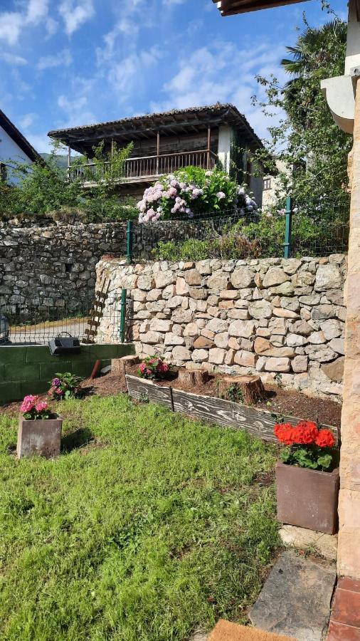 Villa La Casa De Abajo Llanes Esterno foto