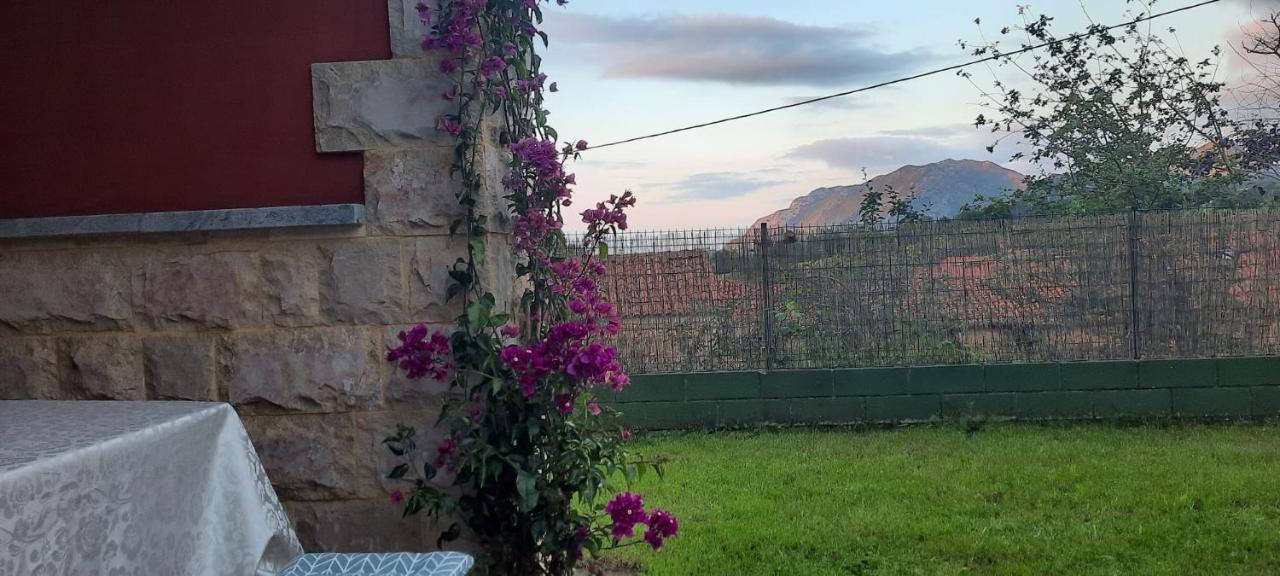 Villa La Casa De Abajo Llanes Esterno foto